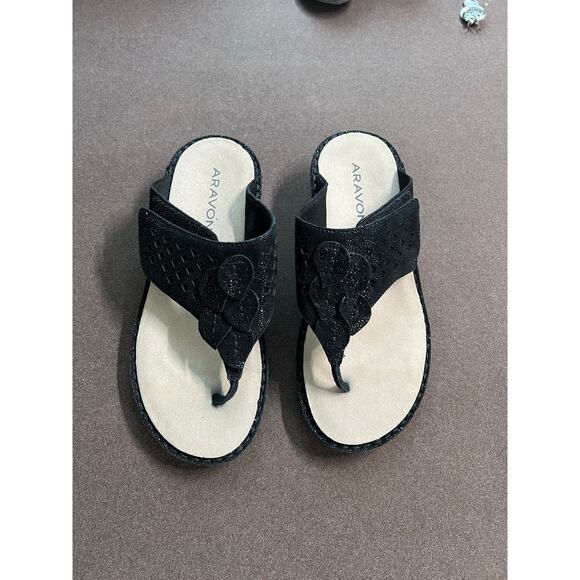 Aravon Cambridge Women'sAdjustable Sandal Black Suede Some Shimmer Thong Size 6 - Picture 11 of 12